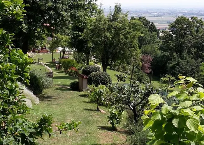 'l Ramassin לינה וארוחת בוקר